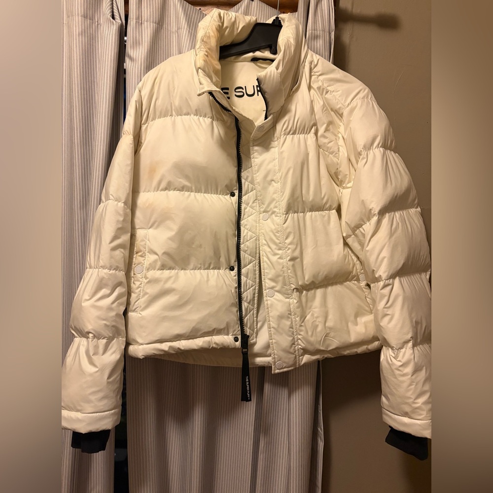 White Aritzia super puff